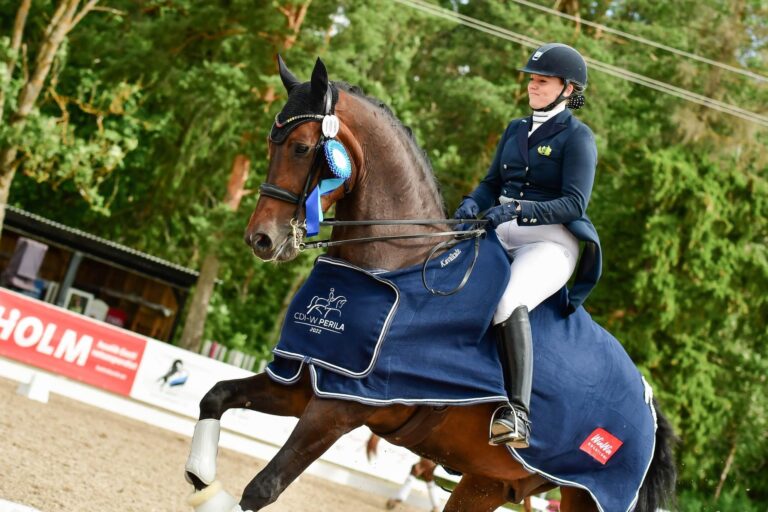 330c0ef4-cf7f-4622-a632-eee1665f34be